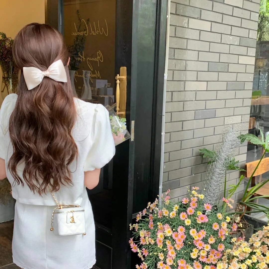 龙纹身的女鬼入镜